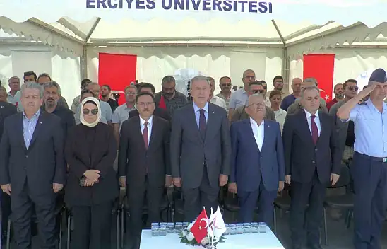 Hulusi Akar: 'Her türlü şer odağına karşı mücadelemizi sürdüreceğiz'