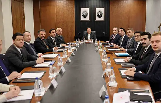 Kayseri'de yönetim zirvesi! Vali Çiçek, 16 ilçeyi topladı