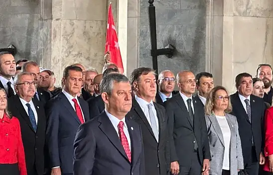 İlk ziyareti Anıtkabir'e! Kayseri Vekili Genç de oradaydı