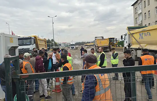 İş bırakan Kartal Kavşağı çalışanlarının sorununa belediye el attı!