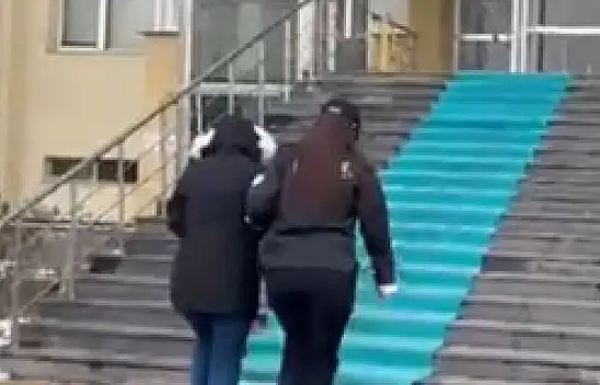 Kadın uyuşturucu taciri yakalandı