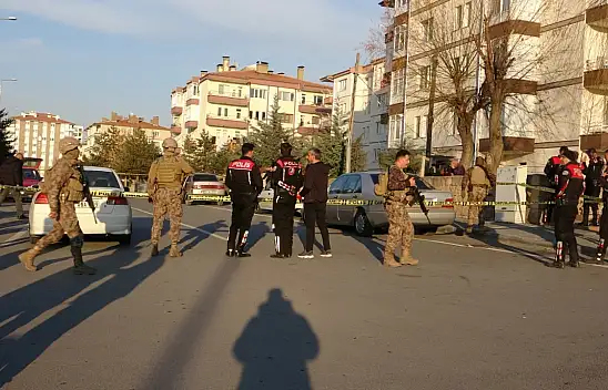 Karakolun önünde birbirlerine girmişlerdi! Olayla ilgili yeni gelişme