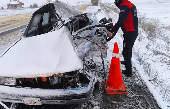 Karı - koca kazada hayatını kaybetti!
