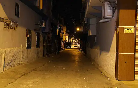 Karısını ve kayınbabasını vurdu kaçarken yakalandı