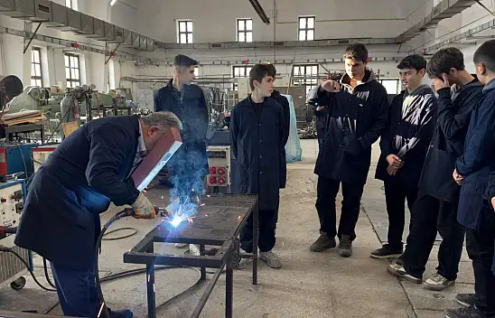 Kaynak yapan bu kişiyi siz tanıdınız mı?