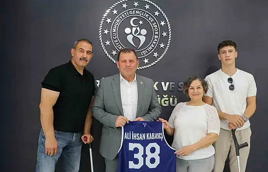 Kayseri Gençlik ve Spor İl Müdürü ödüllendirildi