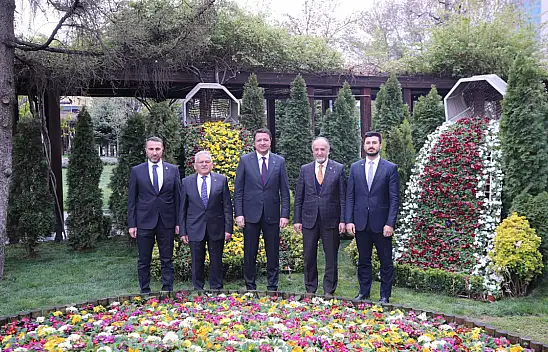 Kayseri Büyükşehir Belediyesi'nde barışın fotoğrafı! Gerginlik bitti, barıştılar