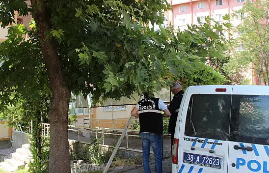 Kayseri'de korkunç olay: 2 kişi binadan atladı