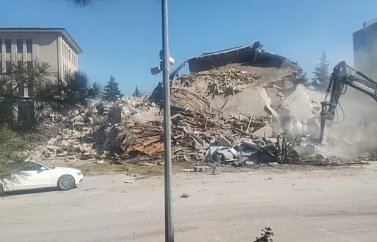 Kayseri'de 54 yıllık Müdürlük binası yok oldu!