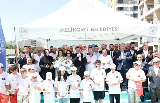 Kayseri'de 72'incisi açılan ERVA Okulları'na görkemli açılış