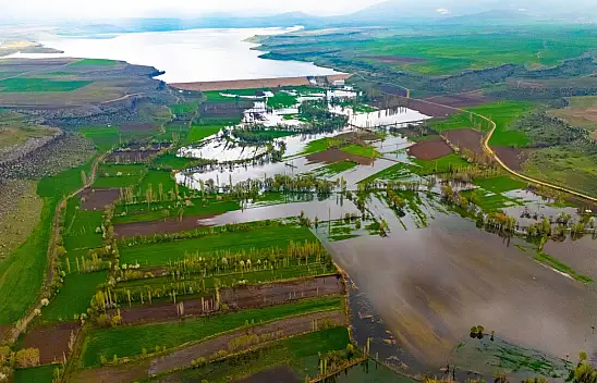 Kayseri'de 'Acil kodu' ile uyarı yapıldı! İki mahallede araziler sular altında kaldı