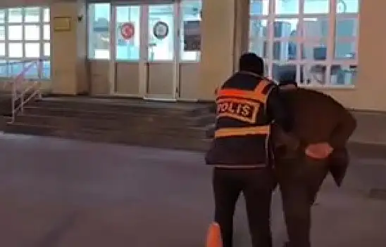 Kayseri'de araç lastiklerini kesen şahıs yakalandı