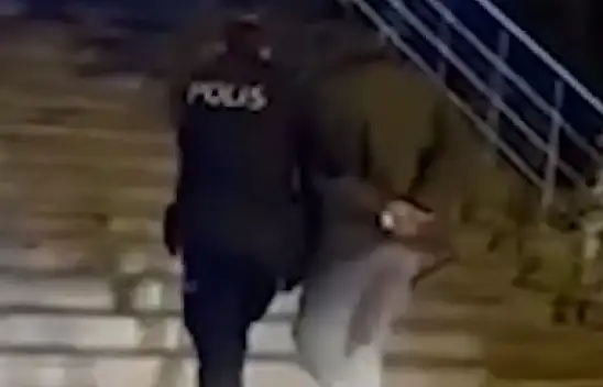 Kayseri'de aranan zehir taciri sokak ortasında yakalandı!