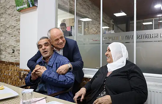 Kayseri'de Başkan onlarla buluştu! Sosyal tesisde tek tek ilgilendi