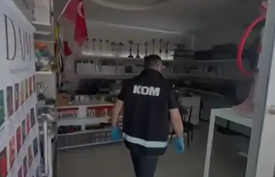 Kayseri'de bir adrese operasyon: Kapı açılınca imalathane ortaya çıktı