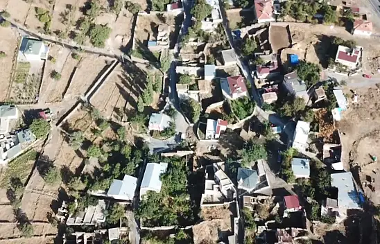 Kayseri'de bu mahallede doğan ünlü iş adamının kızı Holdingin Başkanlığını bırakıyor! 21 yıl sonra ne oldu?