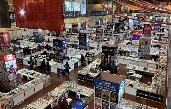 Kayseri'de Büyük Buluşma: Kitap Fuarı kapılarını ziyaretçilerine açtı