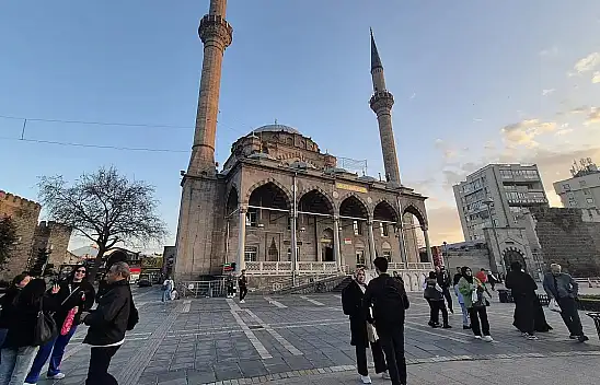 Kayseri'de camilerde bu mesaj okunacak: Sosyal bağlar neden zayıflıyor?