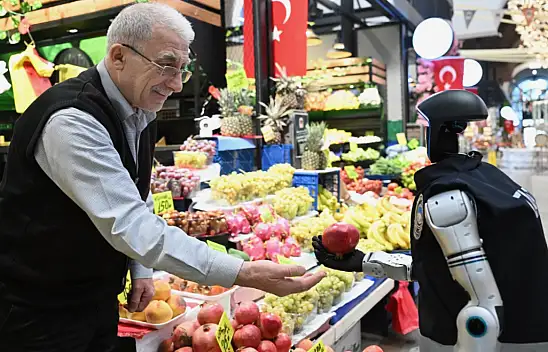 Kayseri'de çarşıya gelen robot, esnaf denetimlerine katıldı
