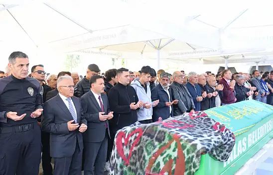 Kayseri'de cinayete kurban giden kadın toprağa verildi