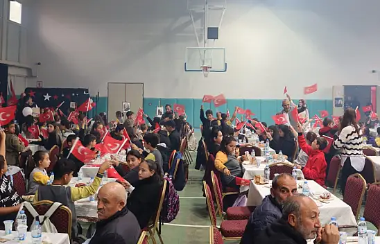 Kayseri'de Cumhuriyet sofrası: Öğrenciler ve protokol buluştu