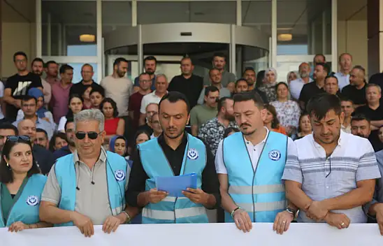 Kayseri'de dikkat çeken eylem! Çalışanlar kurum önünde toplandı