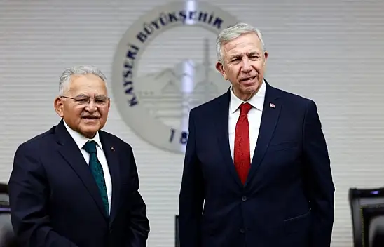 Kayseri'de dikkat çeken görüşme: Mansur Yavaş ve Büyükkılıç buluştu