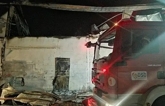 Mobilya ve elyaf fabrikasında yangın! Hasar büyük...