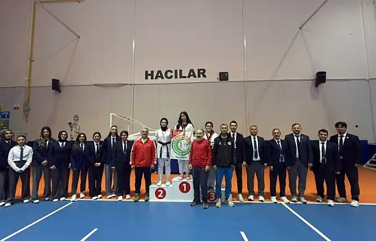 Kayseri'de genç taekwondocular ter döktü!