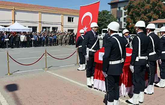 Kayseri'de görev yapan polis için tören düzenlendi! Oğlundan son veda