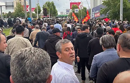 Kayseri'de görevden aldığı isimlerden Özgür Özel'e tam destek