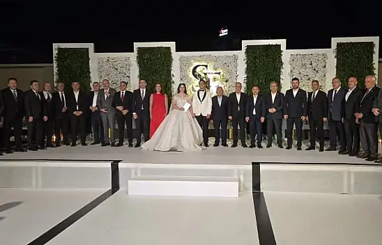 Kayseri'de görkemli düğün! Eski Bakan da katıldı