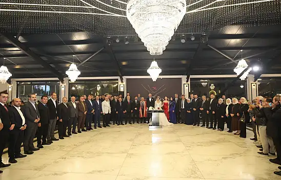 Kayseri'de görkemli tören! Protokol bu düğünde buluştu