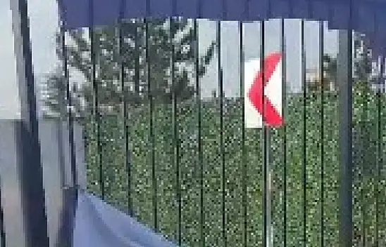 Kayseri'de hangi siyasi partinin afişini yırttılar?