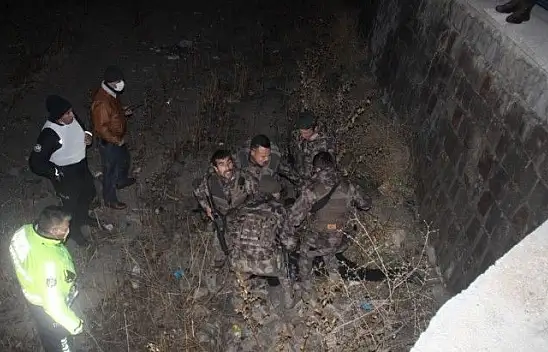 Flaş gelişme! Polis vuruldu!