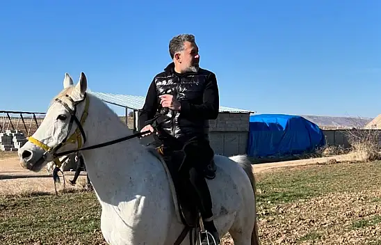 Kayseri'de herkesin tanıdığı isim bu kez at üstünde mesaj verdi!