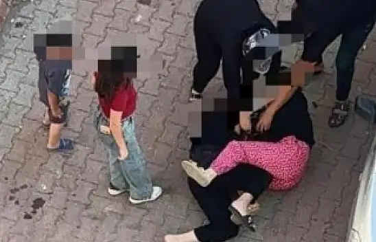 Kayseri'de iki kadının kavgası mahalleyi ayağa kaldırdı