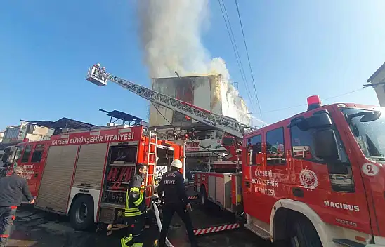 Eski Sanayi'de korkutan yangın