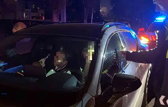 Kayseri'de kırmızı ışıkta uyuyakaldılar! Gerçek polis kontrolünde ortaya çıktı