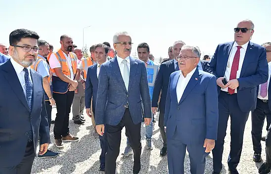 Kayseri'de konuşan Bakan'dan öğrencilere ve düğüne gidip geleceklere müjde!