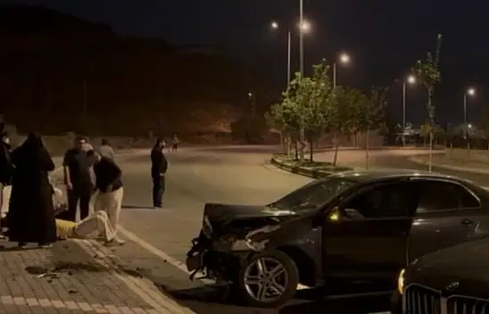 Kayseri'de korkutan anlar! Otomobil duvara çarptı