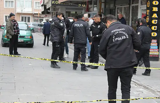 Kayseri'de korkutan olay! Yoldan geçenleri bıçakladı