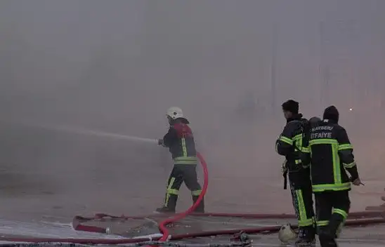 Kozmetik dükkanında yangın