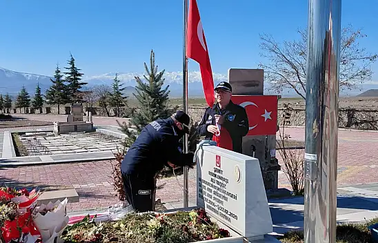 Kayseri'de mezarlıklarda hummalı çalışma! Tek tek değiştirildi