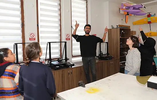 Kayseri'de model uçak, yazılım ve insansız hava araçları üzerine uygulamalı eğitim
