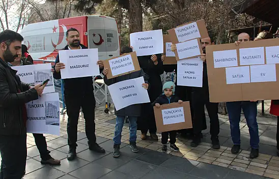 Kayseri'de Müteahhitin 'dolandırdığı' vatandaşlar meydanda toplandı!