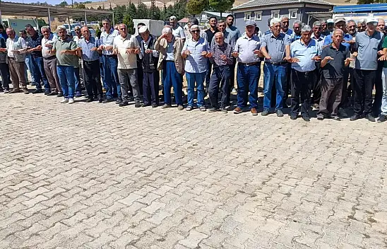 Kayseri'de o ilçede vatandaşlar toplandı ve hep birlikte aynı hareketi yaptı! İşte nedeni