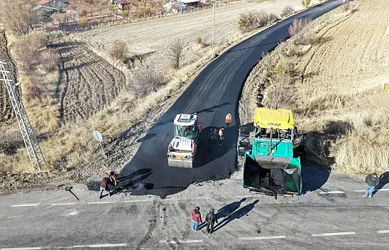 Kayseri'de o mahalleye 8 bin 600 tonluk sıcak asfalt serildi
