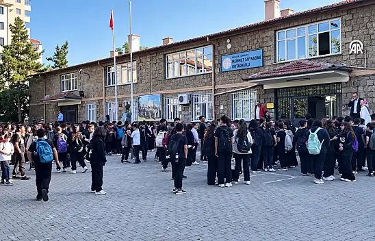 Kayseri'de okul zili 295 bin öğrenci için çaldı