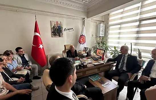 Kayseri'de önemli ziyaret! Emeklilerin sorunları için bir araya geldiler